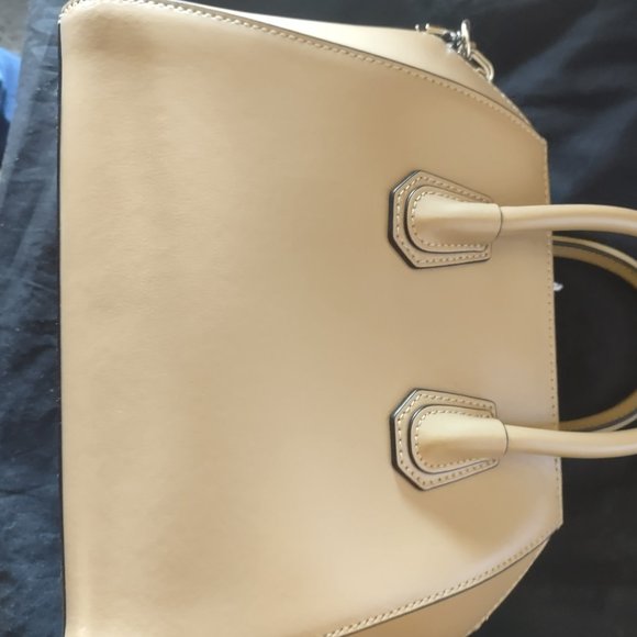 BRAND NEW GIVENCHY SMALL SLICK ANTIGONA LEATHER SATCHEL - Picture 6 of 7